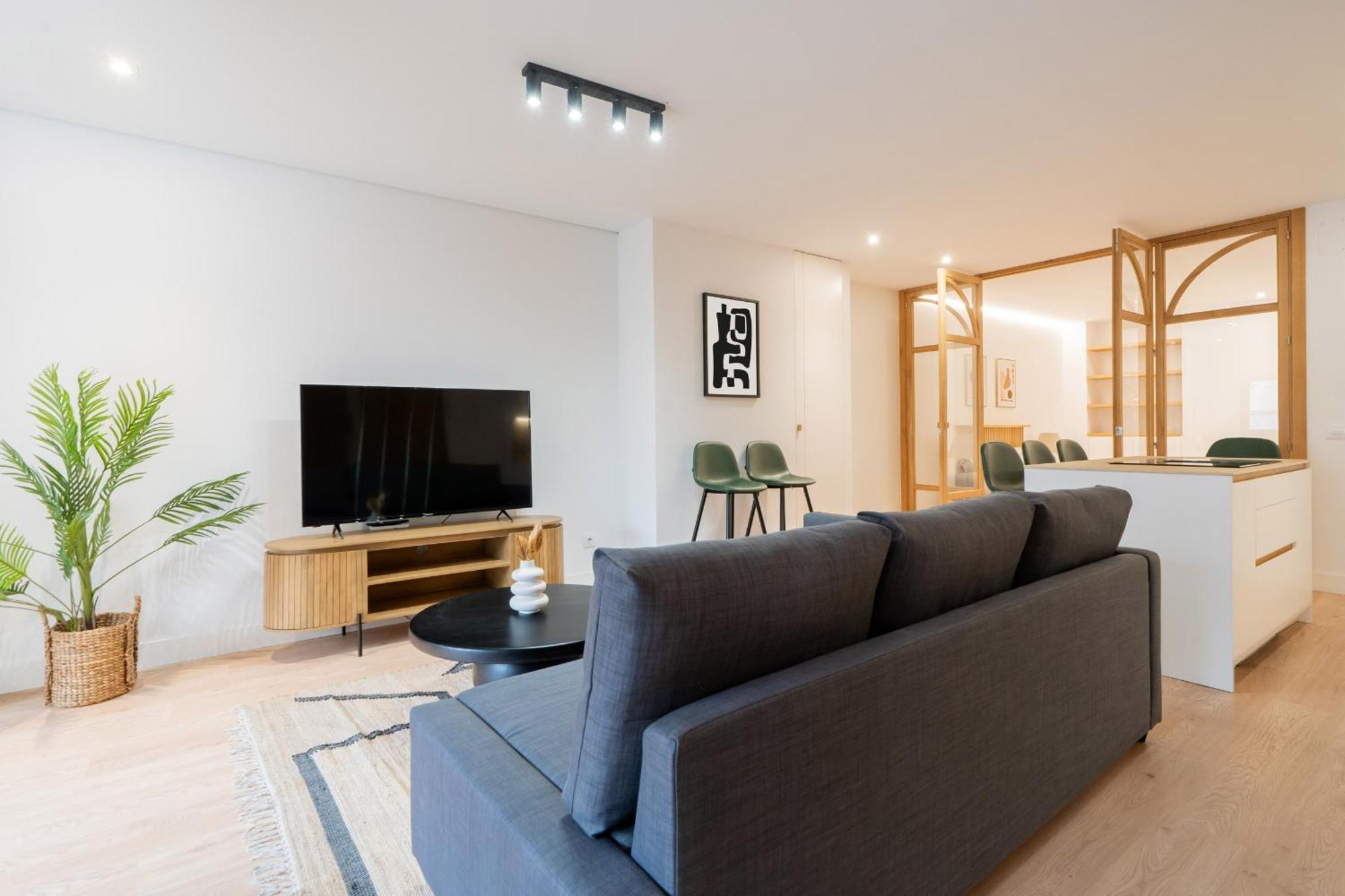 Apartamento Reformado Para 6 Personas En Plena Gran Via Alquiler Temporal Madrid Kültér fotó